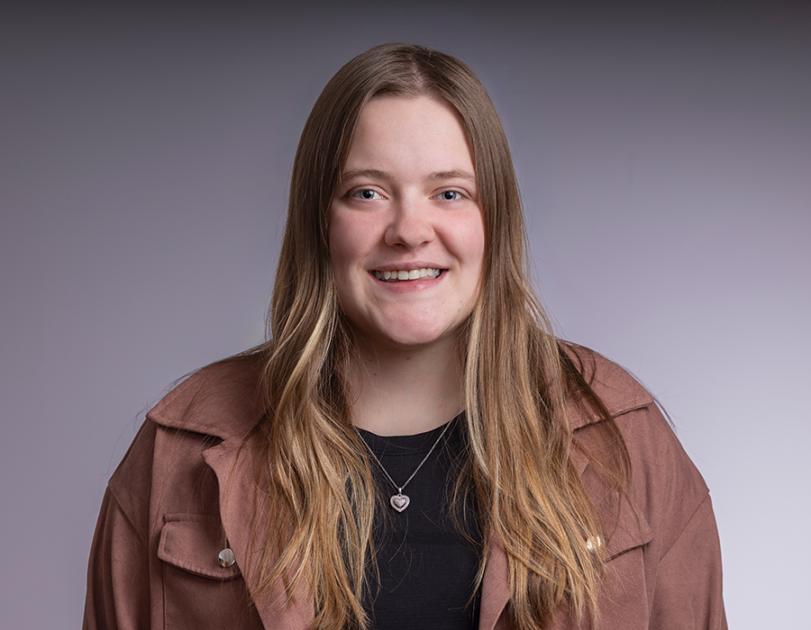 900×700-Square-BriannaS2026